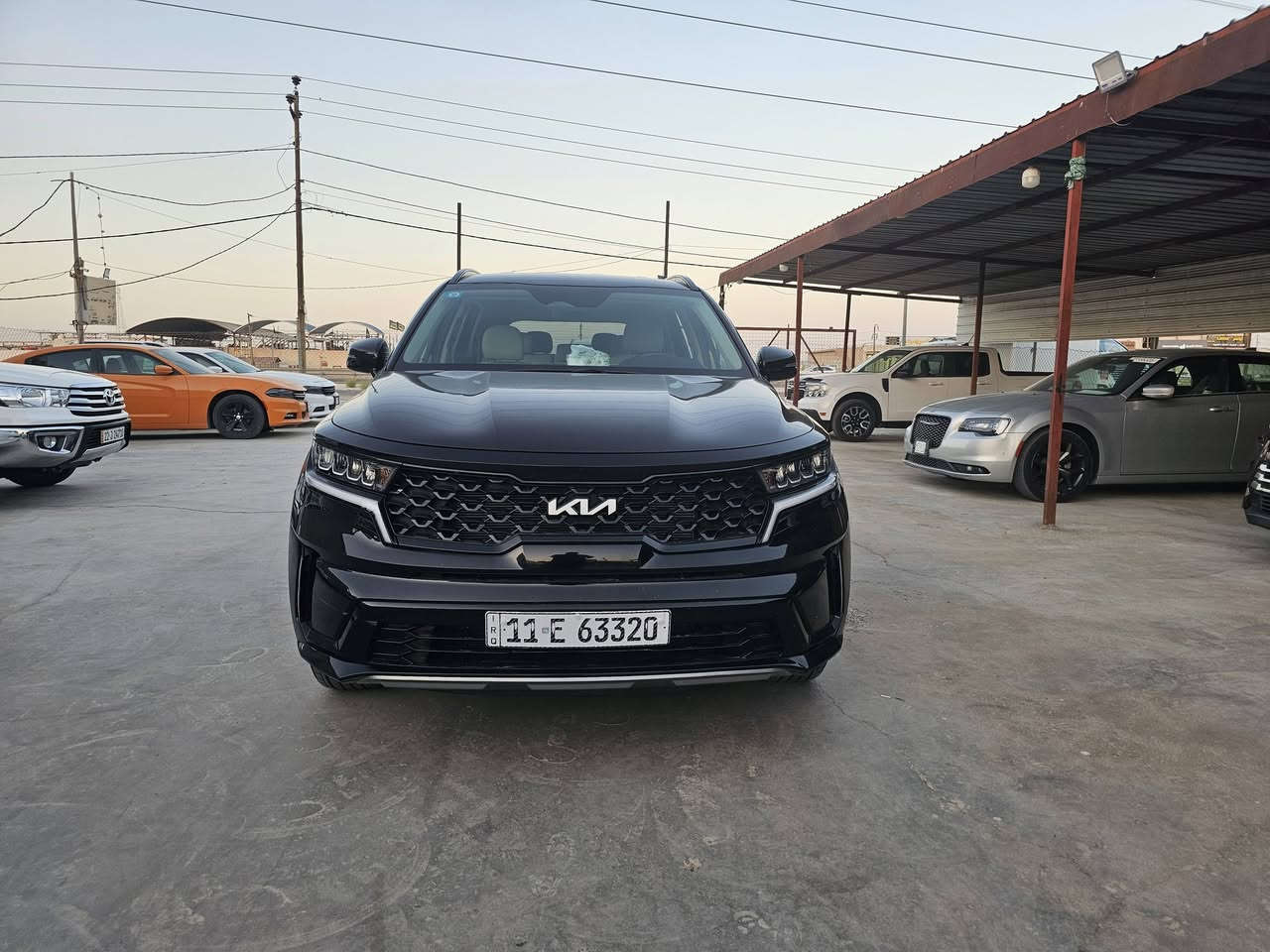 السلام عليكم 
كيا سورنتو 
موديل 2022
فئة S
حجم المحرك 4سلندر2500 cc
عداد المسافه14230كيلو متر 
الوارد امريكي 
الضرر تقرير غرق 
 المواصفات 
رادار  محيطي جميع الجهات 
مثبت سرعه كروس 
قيادة اليه مثبت تحديد المسار 
حساسات خلف 
كامرا خلفيه 
نقاط عمياء جانبيه 
تدفئه ستيرن 
تدفئه مرايات جانبيه 
كشنات جلد رصاصي 
7 راكب 
تدفئه كشنات 
كشن سائق كهرباء 
رقم بغداد دولي تحويل 
السعر المطلوب225$
للاستفسار التواصل على الرقم 
***********
متوفر واتس اب او اتصال
