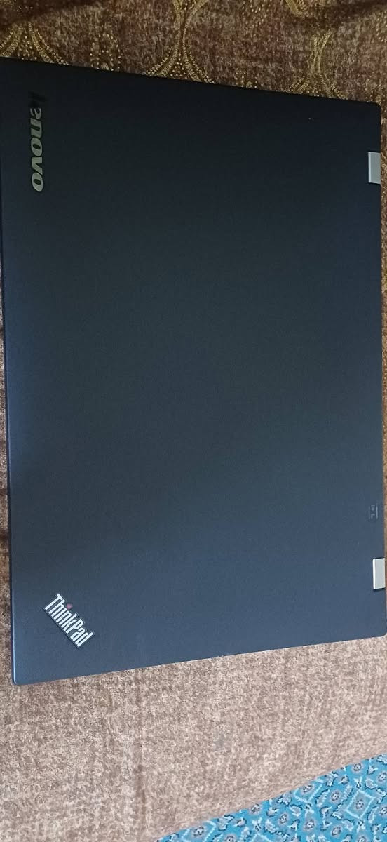 السلام عليكم
لابتوب لينوفو يشغل gta وماين كرافت وفيفا وبيس وببجي + جويستك اكسبوكس للابتوب + محلولة (الشاحنه) + جنطه 

نظافه ميه بالميه
شغال ميه بالميه
بس يراد تحمل تسطب عليه ويندوز الي يعجبك
*********** واتساب
