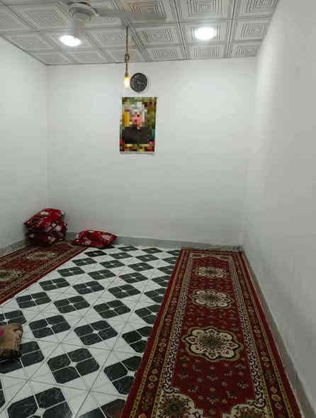 يا الله بيت للبيع 50م طابقين/2غرفه
سعر 25معه مجال 
 طابو زراعي سند 25
بناء طابوك اساس صب سقف صب مسلح 
خدمات كامله مدرسه اهليه او حكوميه العنوان نجف الاشرف مقابل قرية الغدير الاولى شارع المطحنه عمود 282
للستفسار ***********
