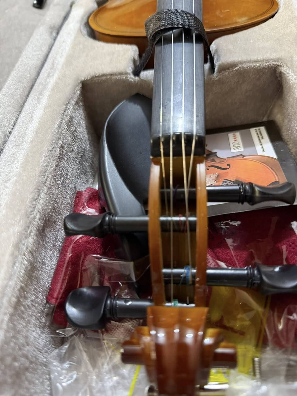 كمان جديد خشب اصلي سعر ٧٥ الف


**إذا كنت صاحب هذا الإعلان وتريد حذفه لأي سبب، رجاءا أرسل رسالة إلى الدعم الفني**