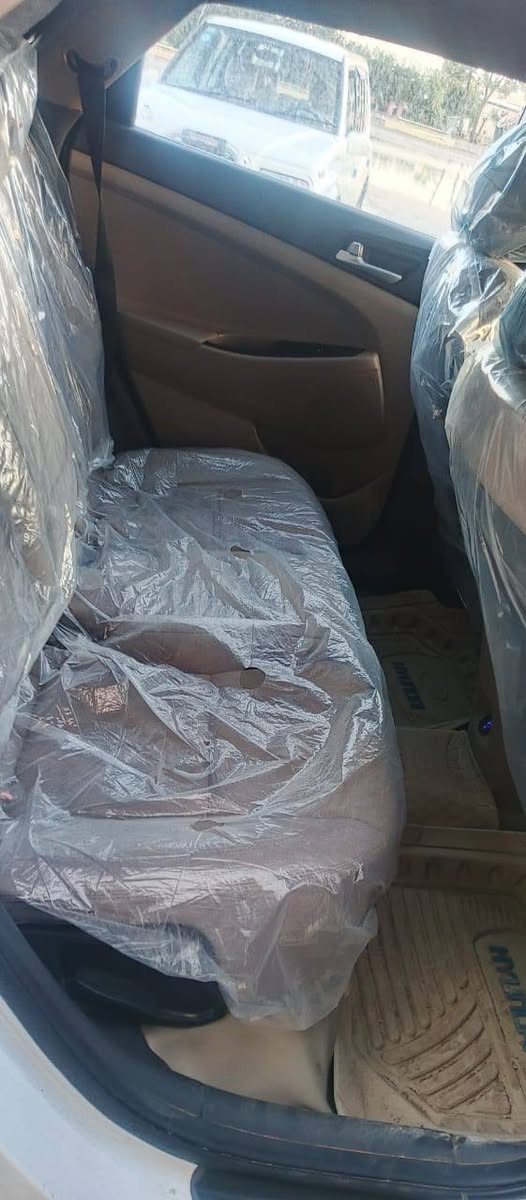 توسان موديل 2020 خليجي بيه قطعتين صبغ جاملغ وبنيد رقم أربيل تحويل مباشر أو وكاله  السعر 165
فول مواصفات كوري سايد بريك ب الرجل مكان واسط العزيزيه 
***********
كير مكينه وتخم تاير حداديه كله جديده بالعافيه ع يأخذه
