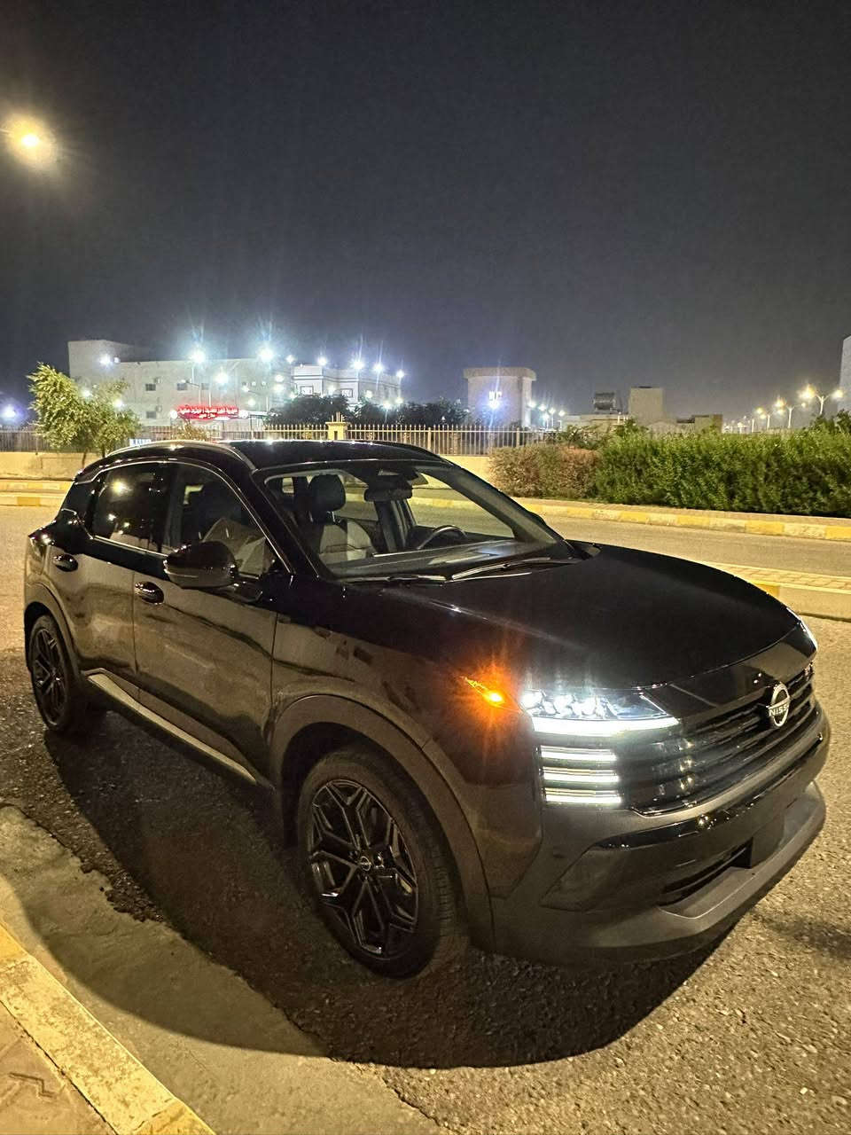 السلام عليكم 

للبيع او مراوس  
نيسان كيكس 
موديل 2025 
محرك 2.0 
بدون رقم فحص مؤقت 
مدوفع كمرك كامل 
ماشيه 9 الاف مايل

فئه SR فول اعلا مواصفات 
تحكم ستيرن 
5 كامرات 360 
حساسات امامي خلفي 
شحن لاسلكي 
فول تحكم ستيرن 
جام اوتو 
5 وضعيات قياده 
فور ويل 
مداخل تايب سي امامي وخلفي 
وبعد بيهة  هواي مواصفات  فول 

ضرر بابين اليسار صبغ فقط 
 
يرباك برده فقط 

مكان السياره ( تكريت  ) 
***********
السعر 190
