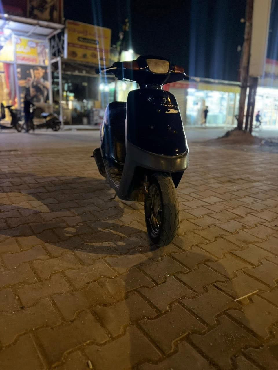 السلام عليكم 
بطه موديل 99 نظيفه الدراجه نقصها باتري ويده مال بريك وسبرنك مال هندر الباقي كامل محركها حلو شلعه تحفر الكاع كفراتها جديده الشاصي ملحوم لحيم قوي 
عنوان كربلاء مقابيل حي الحسين 
السعر 150 وبيها مجال للشراي 
الرقم ***********
