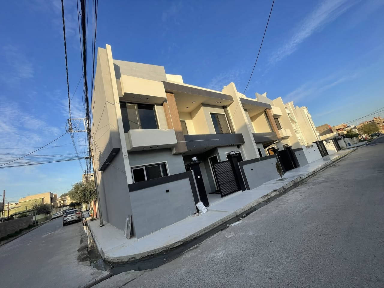 دار لللبيع حي الصديق الاولى مقابل باب ملية طب الأسنان جامعة الموصل الباب الرئيسي 100م ركن 10*10م بيت تصميم تركي البيت درجة اولى فول موصفات ***********—***********—
