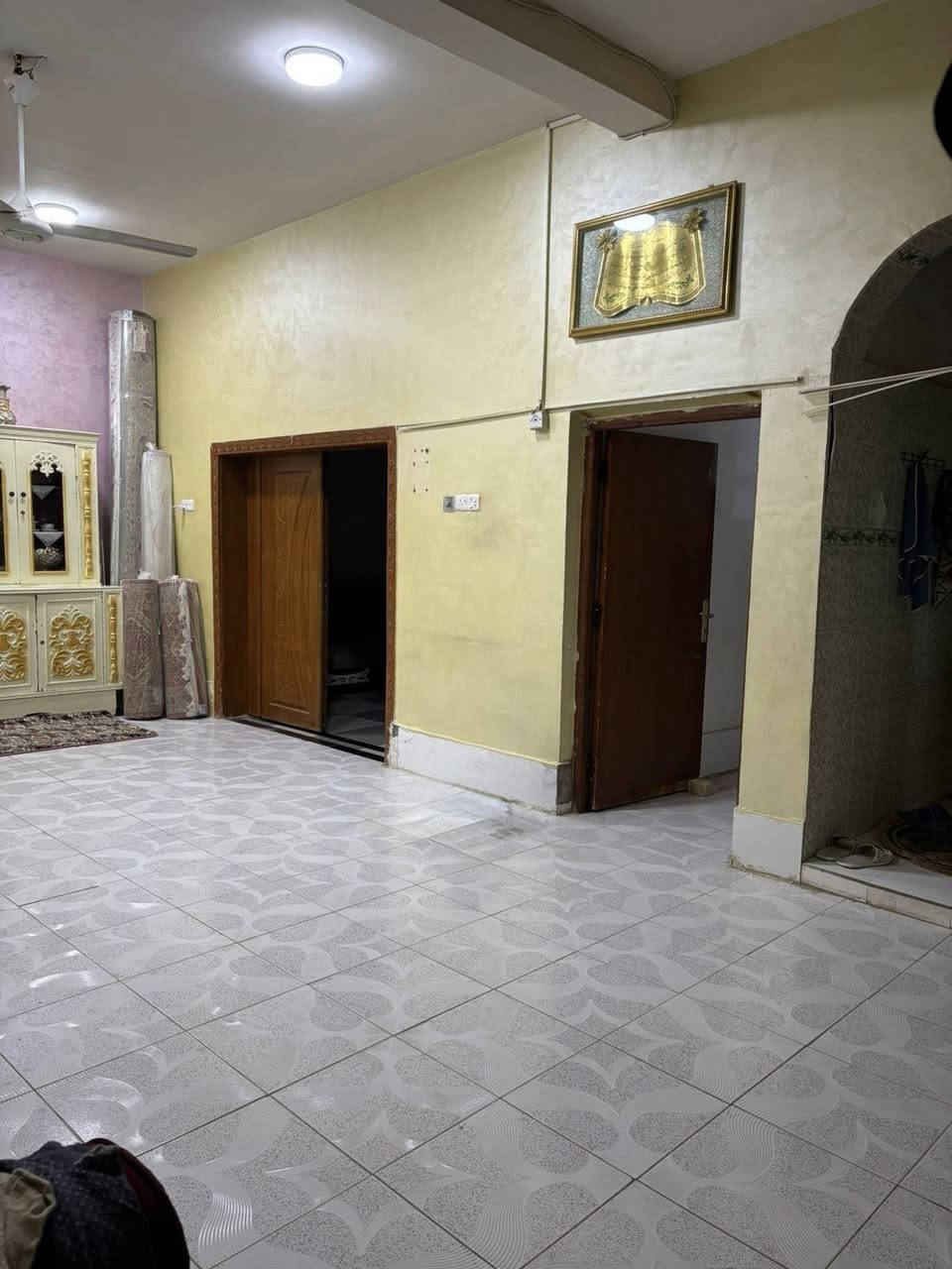 بيت طابقين طابو زراعي سند 25 بي وصل تطويب 
مساحه 200م 
الدجين الاولى خلف مديرية الشرطه 

بناء طابوق الطابق الاول كونكريت والطابق الثاني عكاده 
يحتوي الطابق الاول على استقبال وصاله ومطبخ وغرفتين ومناور ومجمع صحيات 
الطابق الثاني  يحتوي على غرفه وصاله ومطبخ ومجمع صحيات 

السعر 110 وبي مجال 
واتساب *********** علاء بدر
