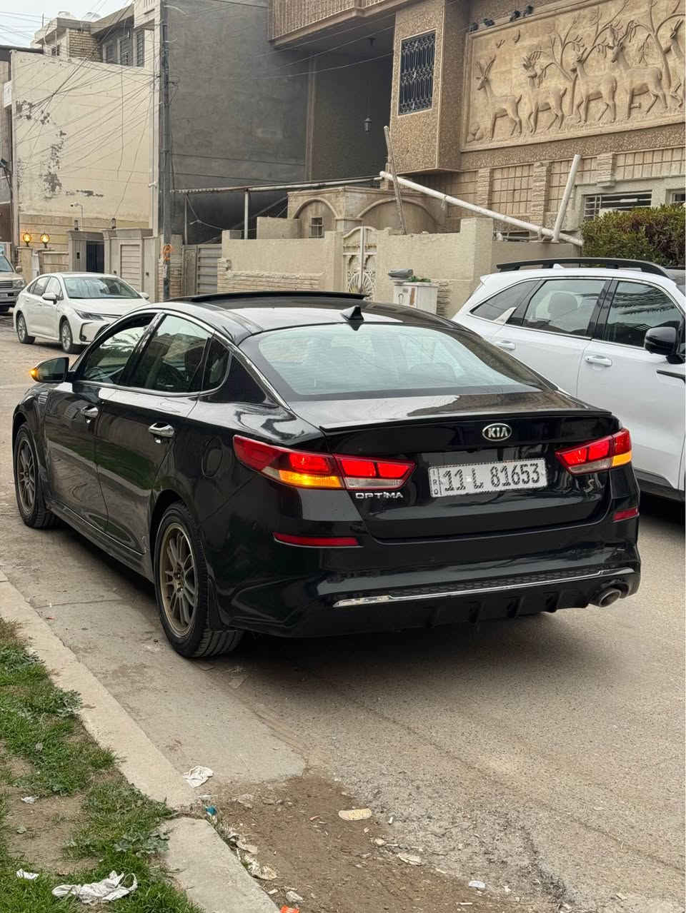 🧿ارخص اوبتما بكل العراق وماكو هيج نضافه بهيج سعر بلاش 127 ورقه وبيه مجال للشراي 
✅كيا اوبتما 2019  وارد امريكي بدون ايرباك فقط برده يعني ايرباك دشبول ودركه مكفول 
✅حادث جاملغ وباب وشويه بالجاملغات الخلفيه بدون دواخل شاصي ولغد وحوض مكفول صور الحادث موجوده عندي 
السياره ماشيه 67 الف 
✅مواصفات السياره 
🔑 محرك 2400 GDi مكفول لاتبخير ولا تنقيص 
🔑بانروما 
🔑شاشه كبيره 
🔑 رادار امامي وجانبي وخلفي
🔑حساسات خلفيه 
🔑مقعد كهرباء السائق
🔑فول تحكم مقود استيرن 
🔑شاشه اعطال
🔑لايتات امامي عدسه وحاجب لد نهاري 
🔑 ثلاث وضعيات قياده 
🔑تبريد منفصل 
🔑اشاير بالمري 
🔑ويلكب سبورت 
السياره عليه ادامه كامله باتري جديد وتخم تاير جديد وعليه ادامة تنظيف غرفة احتراق كامله السياره جاهزه متصرف عليه دينار واحد 
السعر 127 ورقه وبيه مجال للشراي 
السياره رقم دولي جديد شرط التحويل 
مكان السياره بغداد زيونه 
رقم الهاتف : *********** بغداد, العراق
