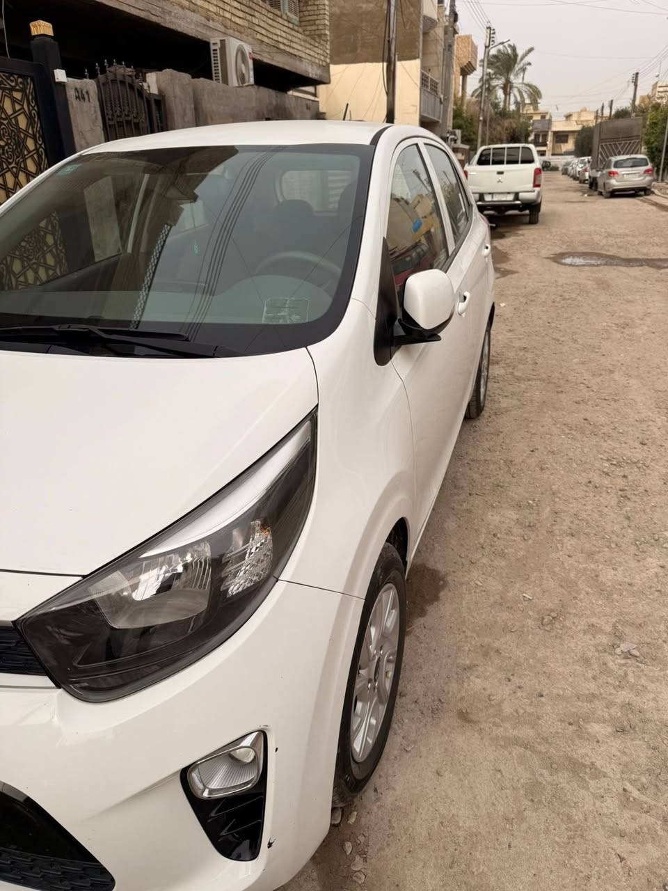 السلام عليكم
كيا بيكانتو موديل 2019 لون ابيض مال الدولية العراقية ماشية 46000 كيلو متر بيها بارد بالباب مال السكن مو كلها 
المكان بغداد نفق الشرطة
للاتصال ***********
