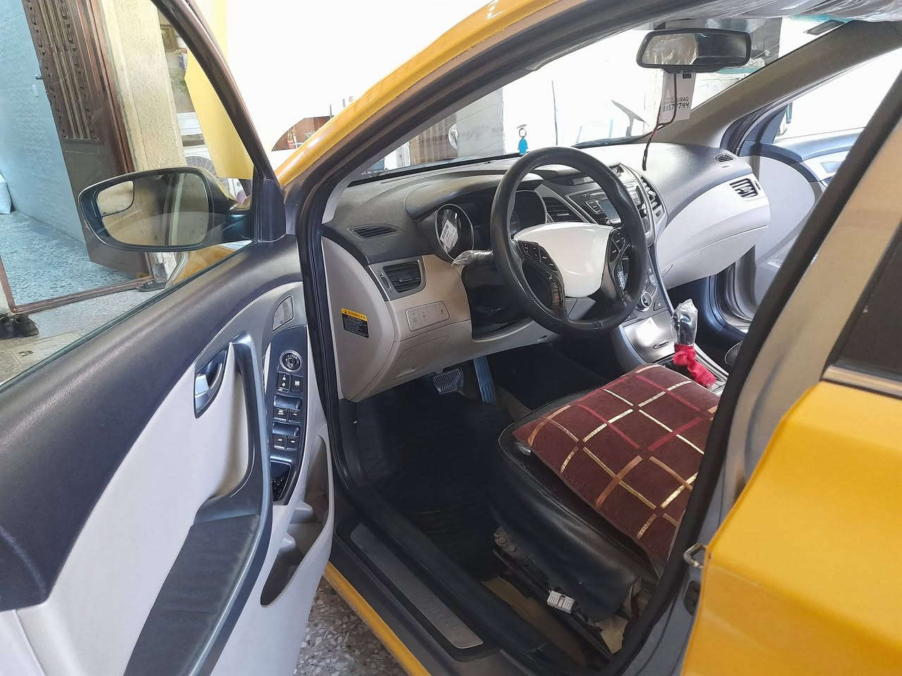 السلام عليكم النترا موديل ٢٠١٤ مكينه ١٨٠٠ بسمي ضررها الداير جاملغ وباب خلفي بجم كبس وصندوك كبس رقم بغداد السيارة كامله ما بيها نقص برغي مكان بغداد حي اور ***********
