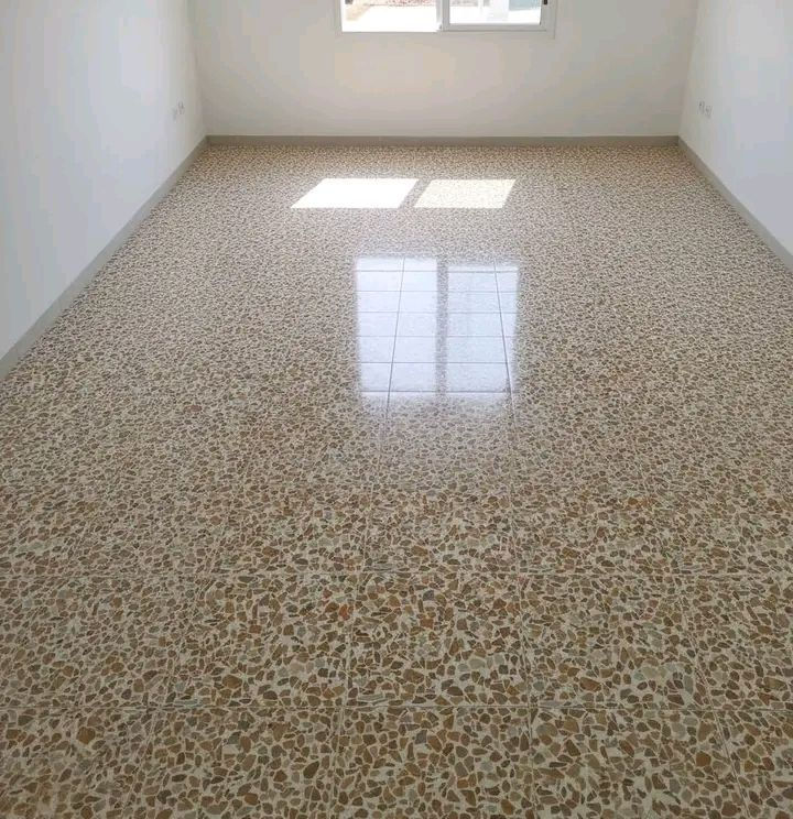 السلام عليكم خلفه سيراميك متفرغ حاليا جدران ارضيه للاستفسار الاتصال على الرقم او متواجد واتساب مكاني بغداد ***********
