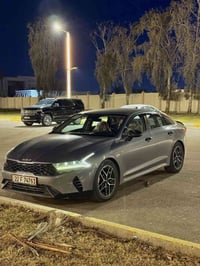 كي فايف K5 موديل 2021 /سمنتي ع نفطي بدون ايرباك حادث بنيد بدون دواخل و...