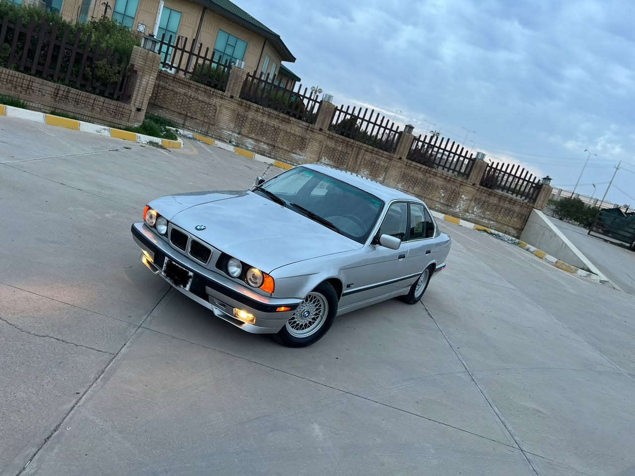 للبيع525ia مسكر كبس موديل 1995 ***********
كير و محرك شرط بدون صرف و بخار  سنويه جديد لحد 2031 هزه جديد بسمي أربيل انكليزي بدون ضربه 4جام كهربائي دواخل جلد باطين صاج ملكي دبل ايرباك دبل جكمجه سعر 77بي مجال مكان كركوك تحياتي
