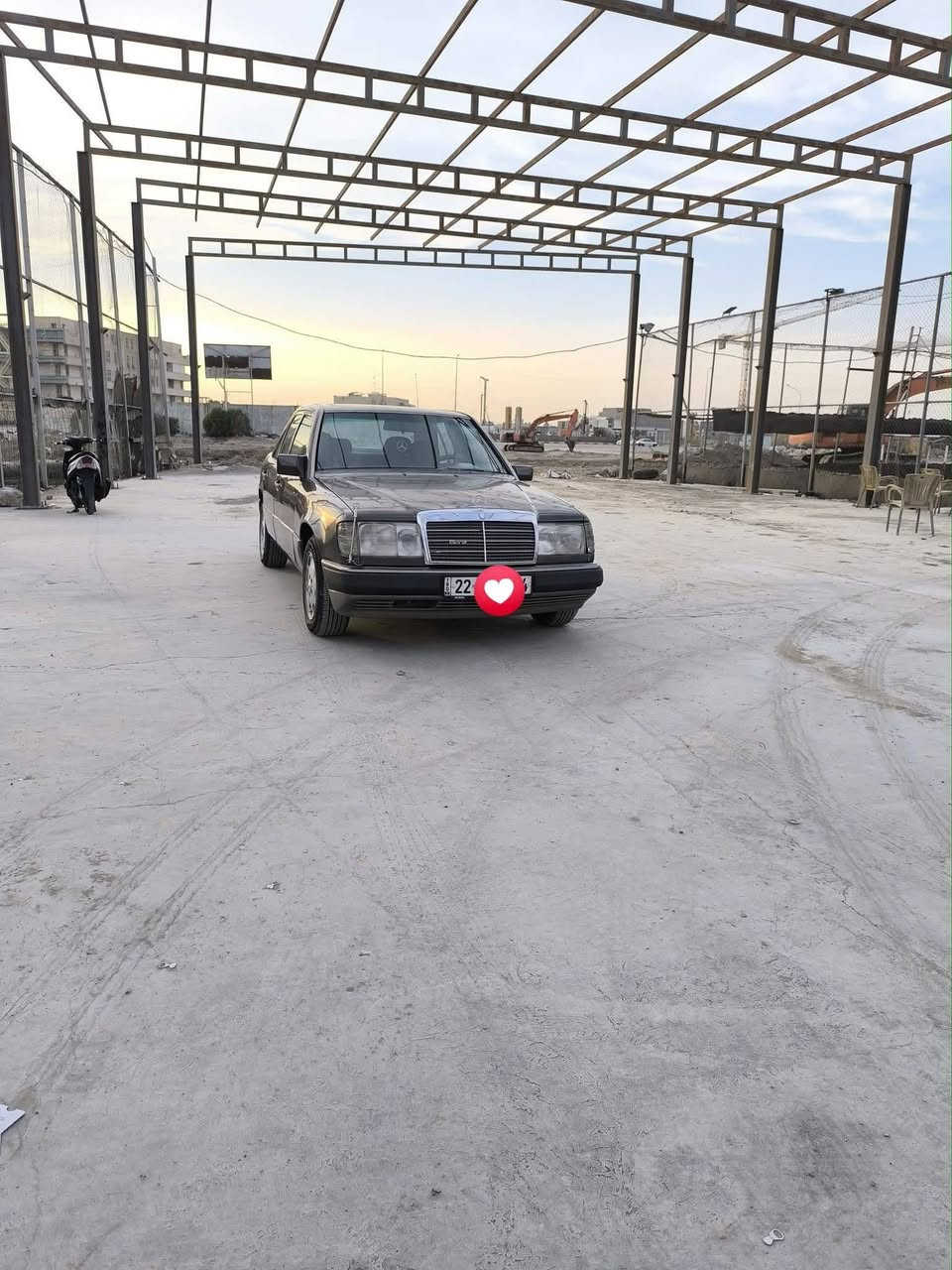 السلام عليكم
مارسدس موديل 87 محدث 91 مكينه 2 ونص VVTI 

لا تنقيص ولا تبخير سيارة جاهزه قواعد دبل بلاد تبريد شغال تخم تاير وباتري جديد سياره مشدود عليها منضومة غاز  60 لتر

سياره جاهزه بدون نواقص فقط فتحه السقف ماتشتغل

رقم اربيل الدولي وكاله او مداور

سعر 60$ وبيه مجال
مكاني الديوانيه
***********
