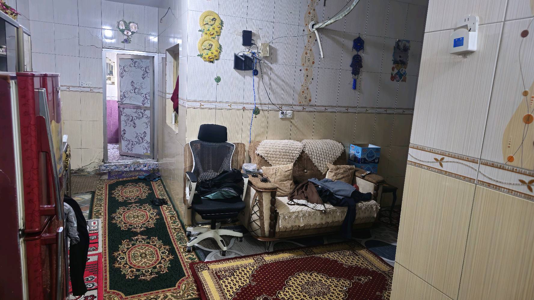 السلام عليكم
بيت ركن للبيع بمنطقة حي اور يم مدرسة بحر العرب قريب على جامع عمار بن ياسر
مساحة البيت: 75 متر
الواجهة 12.5
النزال 6
الطابق الاول غرفة وصالة ومطبخ وصحيات
الطابق الثاني غرفة وحولي والسطح بي سندويش مخزن وتواليت
البيت بناءه متوسط جاهز للسكن
السعر 160 مليون وبي مجال
للاستفسار اكثر واتساب
***********
