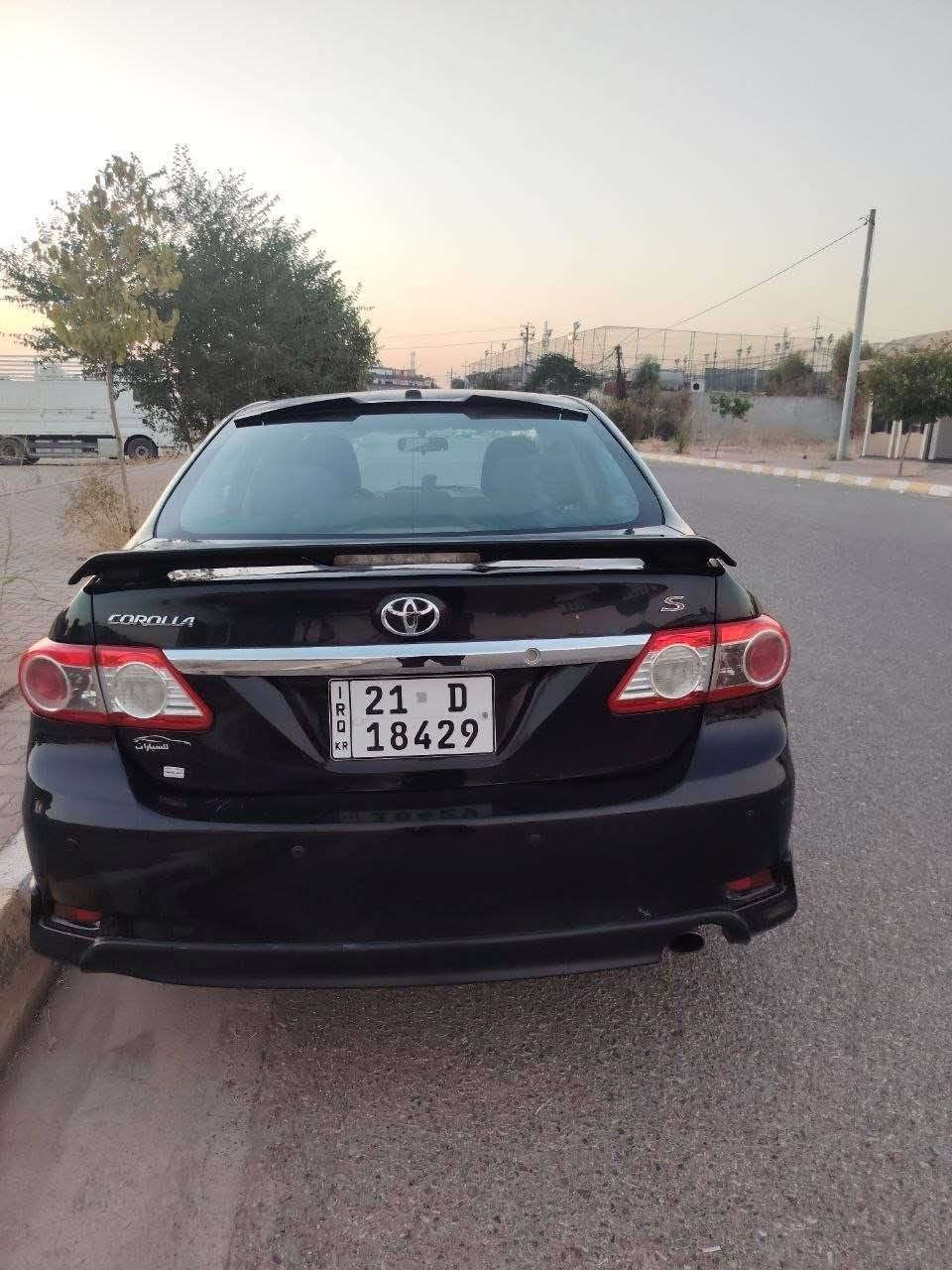 کرۆڵا 2011ئەمریکی سێ پارجە ی پێشیو نیو دەرگا بۆیاغ کەمێ ناوی گردە سەنەوی ڕەقەم تازەیە تەحویلو خرامە بە شەرت شوێن سلێمانی 

نرخ ۹٥ مەعامەلە
***********
*********** السليمانية, العراق
