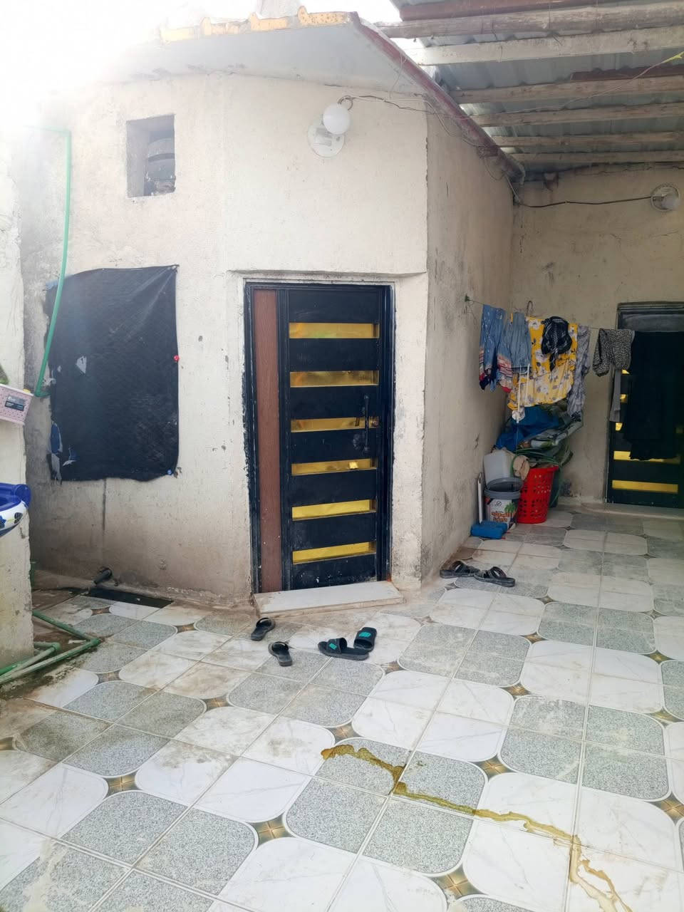 بيت تجاوز حي لمهندسين شارع لمقيمين بكان لبيت عل شارع يبعد عشر أمتار غرفه ديوانيه مطبخ حمامات ثنين هول طارمه سقف سندويج لبيت جاهز كل تبليغ ماعلي بكانه يجنن ماي كهربه مجاري كلشي جاهز سعر ١٣ مجال قليل بي شراي يتصل ***********
