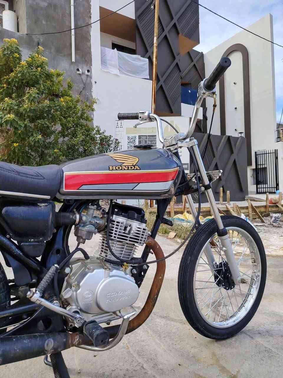 دراجه للبيع مكينه سي جي نامه 23
شاصي23سكنر
مكاني حله ***********
600بيه مجال
