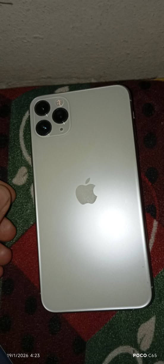 السلام عليكم جهاز 11 برو ماكس جهاز بطاريته 100 بطاريه مبدله الباقي ما بي شي ولا ملعوبيه جهاز سعره 400 وبي مجال اتصل على رقم ***********
