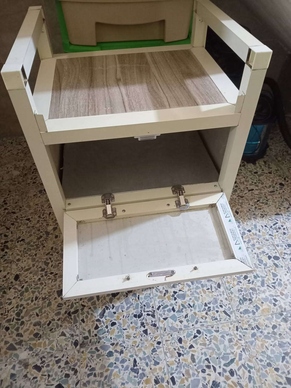 مگينه خياطه صناعي نوعيه جمسي مستخدم قليل السعر200
ميز المنيوم للفرن او طباخ حطاطه السعر75
عارضه طرح ملفوفه تجميد السعر 90
***********
***********
