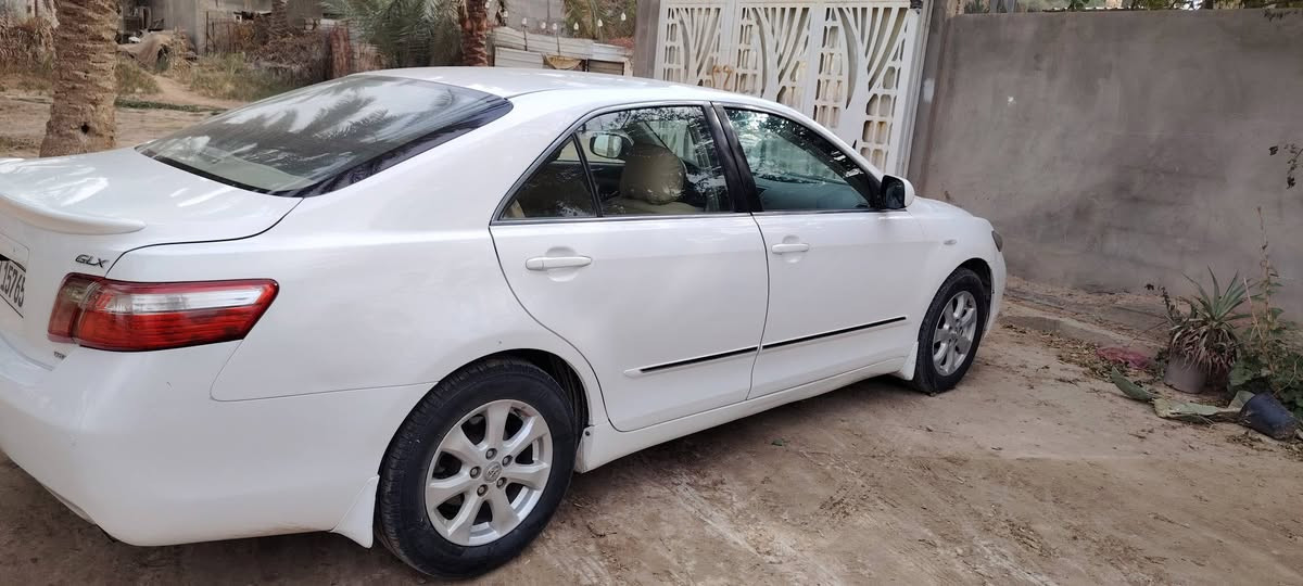 السلام عليكم 
كامري خليجي GLX
مودل 9
رقم بغداد انگليزي باسمي شخصيآ 
لون ابيض 
السعر 118وبيها مجال 
سيارة كامله كل نقص مابيها 
العنوان بابل 
اتصل وتشلع عيوني ***********
