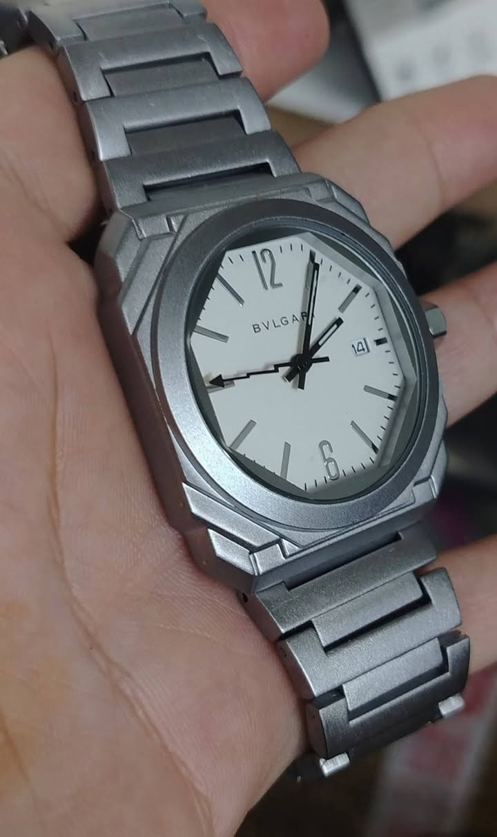 ساعه ماركه بولكاري كلش حلوة وراقيه كوالتي عالي ضد الماء التعجبه يخلي سعر وبل عافيه على ياخذها


**إذا كنت صاحب هذا الإعلان وتريد حذفه لأي سبب، رجاءا أرسل رسالة إلى الدعم الفني**