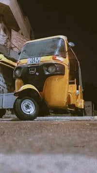 اسلام عليكم تكتك لبيع موديل 19كفاله عامه بس دوس معمره لا ضربه ولا صبغ ...