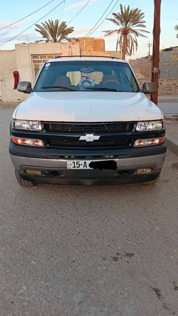 السلام عليكم للبيع موديل 2002 بسمي سنويه ل2029تنتهي رقم انبار خصوصي سياره جاهزه ونضيفه وخير من الله كير محرك خير من الله  محرك 5300 كير 1000 حداده زينه تبريد كمبريسر عاطل طخم تاير برجستون نص عمر  السياره مصبوغ بدون دواخل لايت زنون بيه كهربائياته شغاله كله بيه بارد باب الصدر كد شبر السعر 80 وبيه مجال حك الجيه مكاني ميسان العماره *********** ***********
