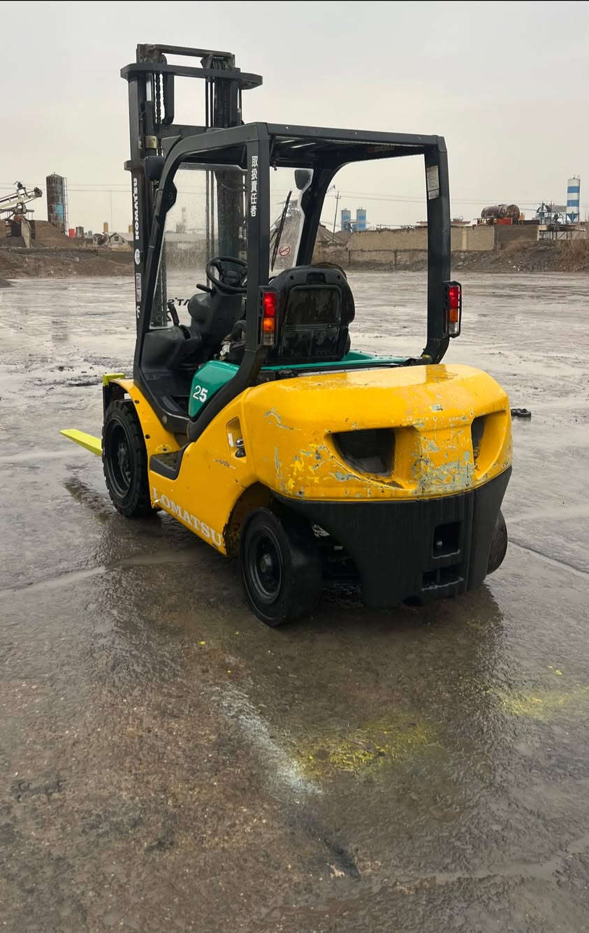 للبيع رافعة شوكية 
كوماتسو موديل 2011 طنين او نص 
جوب عالي 3 حركات يمين + يسار  كير محرك بشرط 
فول موصفات  (زجاج امامي + تدفئة)رافعة بلادي وضع شركة 
سعر 80 ورقة للاستفسار اتصال ***********📞
