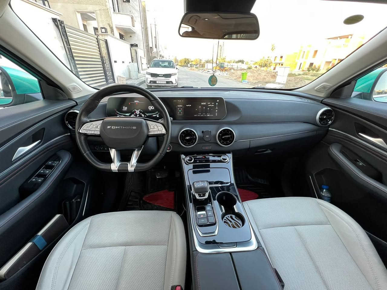 دونك فينكT5 EVO موديل 2023
فول مواصفات 1/1 استيشن
المحرك:  1.5 L تيربو (متسوبيشي )
ناقل الحركة : 7سرعات
قوة الحصانية : 195 حصان 🐎 
ماشية :93000
المواصفات 
ويل قياس 17 انج 
بانوراما 
شاشة التحكم ولعرض القيادة 10.25 أنش 
نظام تحديد مسار 
مقاعد مصنوعة من جلد النابا 
المقاعد الأمامية كهربائية و مدفاة وتبريد 
مصابيح أمامية LED
صندوق  كهربائي بصمه 
حساسات أمامية وخلفي مع كامرات 
دخول ذكي بصمه   
مؤشر لضغط الإطارات 
8 سماعات 
3 أنظمة قيادة (اقتصادي ،رياضي، اعتيادي )
سيارة بيه هواي مواصفات مكفولة من اي ضرر بيه في دعامية شخط ورصعتين في باب سائق 
رقم  سليمانية 
رقم صاحب سيارة *********** السعر 23 مليون
