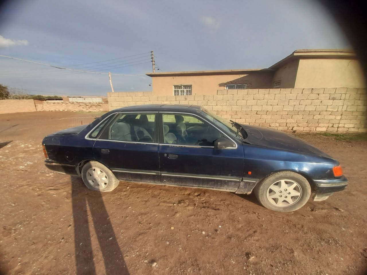 فورد للبيع موديل ٩٣ رقم ألماني صا حبه الشرعي موجود بالموصل السعر 20 وبيها مجال الاستفسار على الرقم ***********
