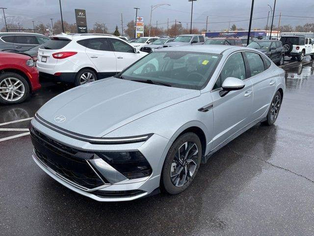 للبيع Hyundai Sonata SEL 2024..
رقم بصره شهداء.. تقرير غرق ...

- الموديل: 2024
.وارد امريكي
- الفئة: SEL

- المحرك: 2.5 لتر 4 سلندر

- القوة: 191 حصان

- القير: أوتوماتيك AT 8 سرعات

- الدفع: أمامي FWD

- اللون: فضي

- تشغيل بصمة

- شاشة 12.3 إنج

- Apple CarPlay و Android Auto

- مثبت سرعة ذكي

- كاميرا خلفية

- نظام المحافظة على المسار

- تحذير النقطة العمياء

- مصابيح LED

- جنوط ألمنيوم

المسافه المقطوعه (8813) mi

كفاله من الضربه والصبغ واي متعلقات ضرر

فقط تقرير غرق

السيارة بحاله جدا ممتازه ،

السعر 197


**إذا كنت صاحب هذا الإعلان وتريد حذفه لأي سبب، رجاءا أرسل رسالة إلى الدعم الفني**