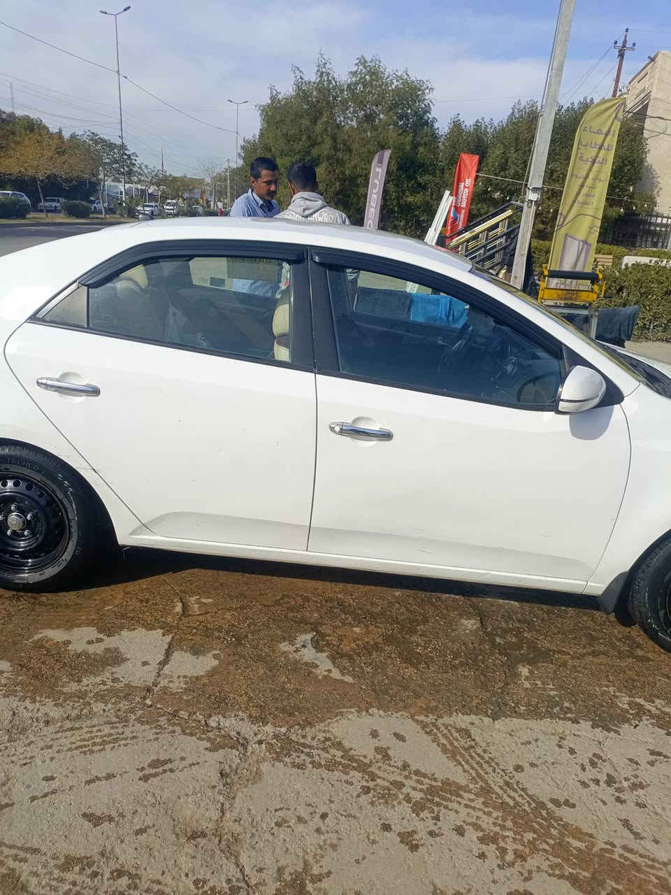 السلام عليك سيراتو 2011,للبيع بيها 3، قطع صبغ السعر الاتصال على الرقم
***********
