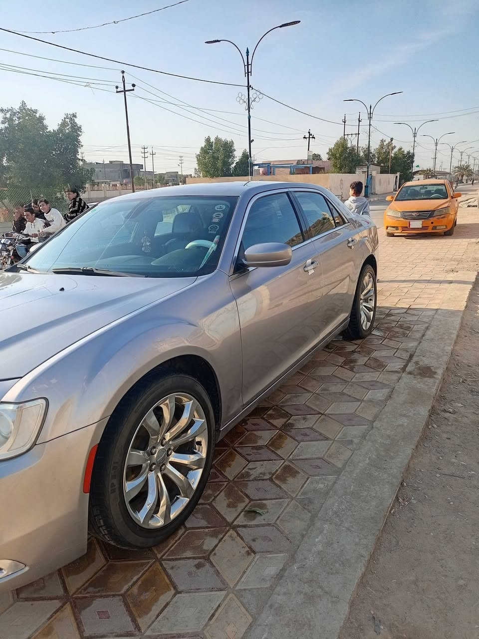 السلام عليكم سياره للبيع وابامه جديده مكفوله من الضربه بيه كلير قطعتين فقط ولباقي  كفاله 16 معلايه 22  للبيع اومراوس ***********8
