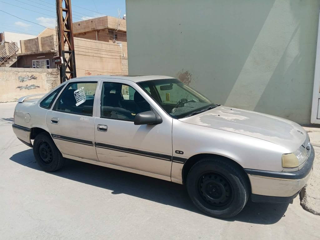 اوبل فكترا موديل 1990 محرك 20 كير عادي شرط كير محرك رقم كركوك مشروع وطني دفتر بنزين موجود .. تايراته جديد تاخم صدر بشرط كهربياته كلهه شغاله دواخلهه نضيفه سقف سلايت Abs قفل مركزي 
مكانه سياره كركوك 
سعره 33
*********** كركوك, العراق
