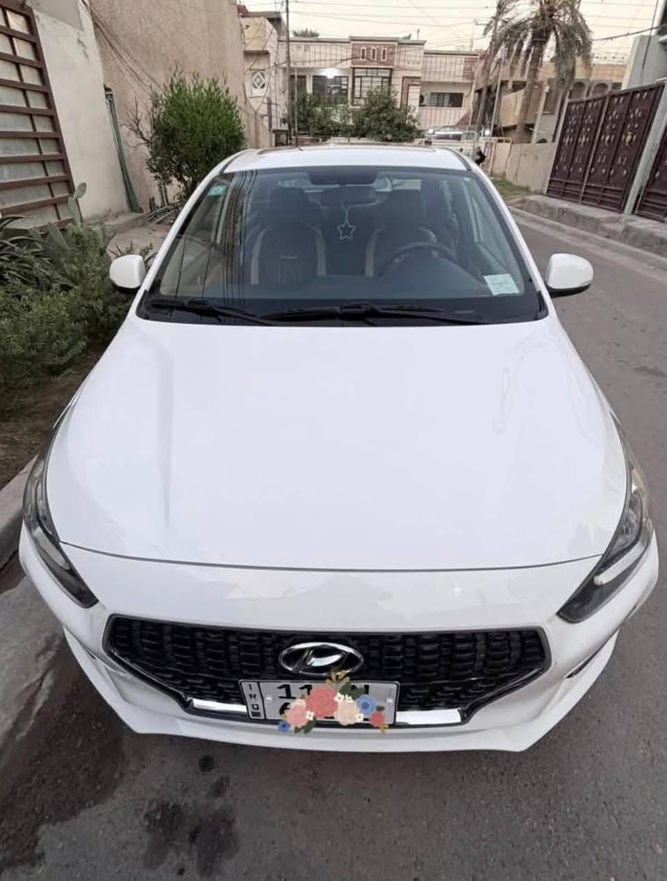 ✨✨هونداي رينا 2020✨✨
خليجي كفاله عامه للبيع رقم بغداد الإنكليزي بأسمي تحويل مباشر سياره نظيفه جدا واستخدام شخصي فقط ماشيه 44
السعر ✨✨✨115✨✨✨ وبيها مجال بسيط 
مكان السيارة بغداد متواجد ع نت 
🧶سلايد روف / فتحة سقف 
🧶حجم المحرك 1400
🧶شاشة اندرويد 
🧶حساسات خلفية 
🧶كاميرا خلفيه
🧶ويل كب 14
🧶مدخل شاحنه USB
🧶اشارة بل مري 
🧶كشافات هيلوجين
🧶تحكم مقود 
🧶ايرباكات عدد2
‏🧶ABS
🧶داخل بيج مخمل / مغلف جلد جوزي ملكي 
🧶اربع جام اوتو
🧶ويل كب المنيوم
🧶سبير طوارئ 
🧶ارضيه تغليف جلد ياباني اصلي
***********
