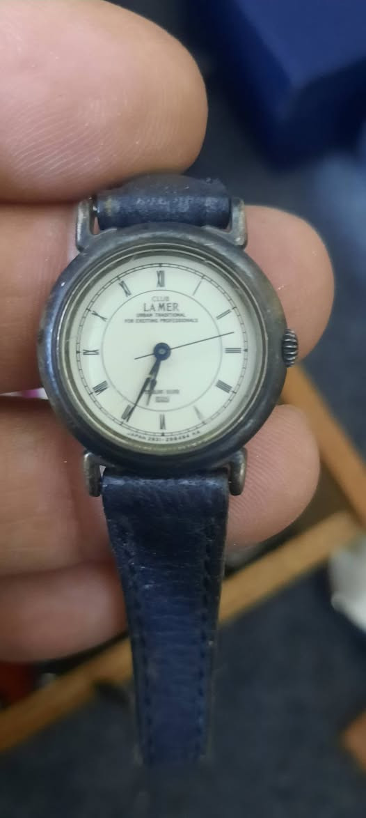 ساعه نسائيه ماركة ستزن فنتج قديم فضه عيار ٩٢٥ مزاد من 40 الف وزاد الله من يزاود عليها
#ياالله 
#المتابعين
#الاعضاء


**إذا كنت صاحب هذا الإعلان وتريد حذفه لأي سبب، رجاءا أرسل رسالة إلى الدعم الفني**