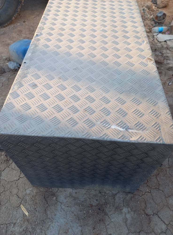 للبيع صندوك
طول متر و20 سنتيم
عرض 65
ارتفاع 65
***********
