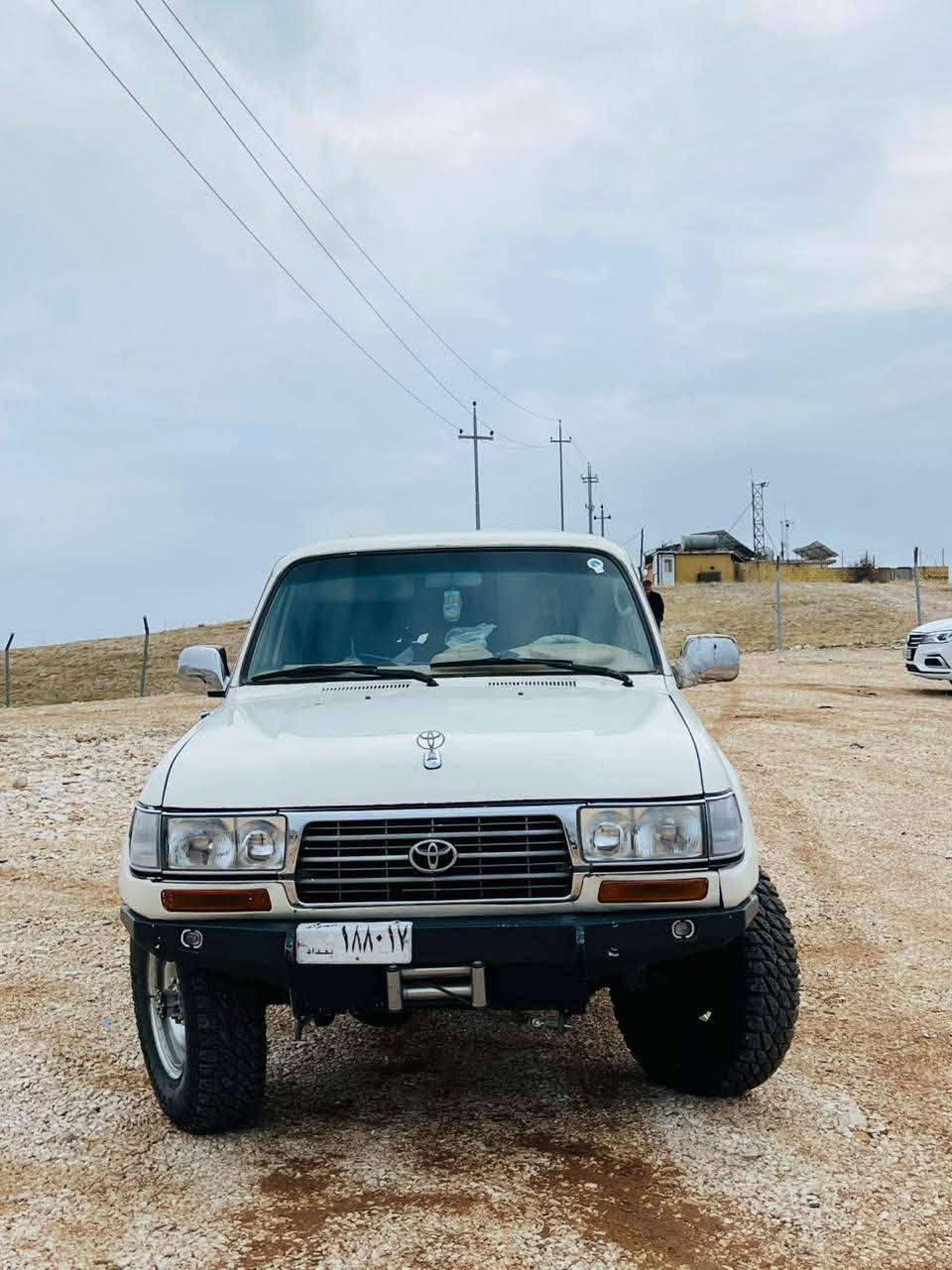 تۆیۆتا لاندکروز 1997 (لەیلا عەلەوی)
ئارمی پلاستیكی هەولێر 
مەكینە مۆنیكای كابلێتەر 
بەجوانی و پاکی ماوەتەوە 
هیچ مەسرەفێکی تێدا نییە 

سعر : لە کۆمێنت داوای بکە ڕاستەوخۆ بۆت دێت 🤖 

 
گێڕ و مەكینەی بە شەرت
هیچ کێشەیەکی تێدا نییە 

ژمارەی خاوەنەکەی 
***********
