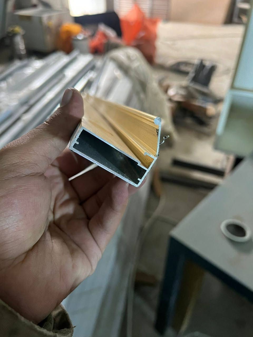 جهاز المنيوم و بروفايل سارا تركي للبيع
***********
