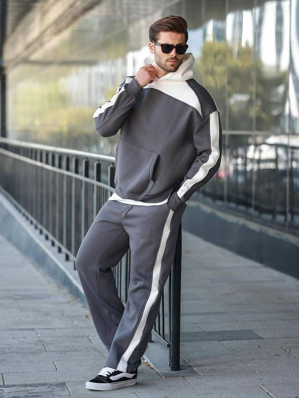 قناتنا علي تليكرام https://t.me/kkkbbbe
تراك رجالي

خامة اورجنال 3 خيط عالي الجودة 
L. XL. 2XL. 3XL.

الدرزن 145 الف
سعر القطعة مفرد 17 الف

توصيل جميع المحافظات 5 الف

#للحجز_خاص_او_واتساب_***********
