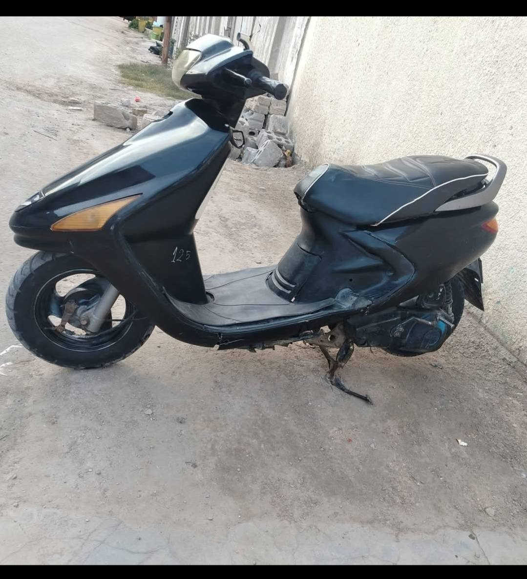 سلام عليكم شباب هاي دراجه نثيه للبيع دراجه كهربائية شغله نكره سلف دراجه مفتوح بس بستم بوشه وبهيه خيط دخان بس بل تشخيل مكانهه ديوانيه قضاء الدغاره ***********🔇
