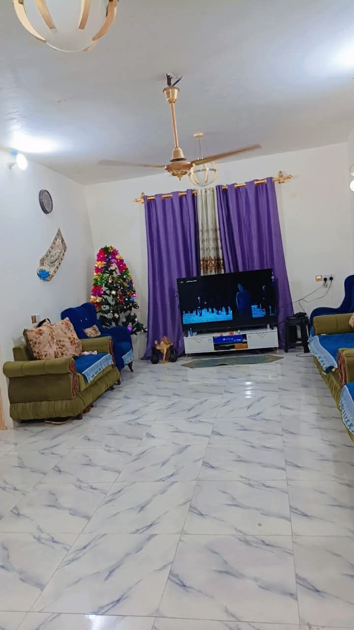 السلام عليكم بيت100 متر مربع غرفه4 في4+ صاله8في4+ مطبخ حار+ مطبخ بارد+ حمامات داخليه+ طرمه البيت وياه مطور مي جديد+ تانكي ابو الف لتر جديد+ كيزر مي جديد وياه تخم نضيف+ غرفت نوم جديده / البيت عنوانه بلكوت منطقة اليوسفيه مقابيل الترتان  المنطقة مخدومه مي وكهرباء جديده مدراس البيت مرقم من البلديه البيت سعره17 مليون وبي مجال قليل الشراي يتواصل خاص


**إذا كنت صاحب هذا الإعلان وتريد حذفه لأي سبب، رجاءا أرسل رسالة إلى الدعم الفني**