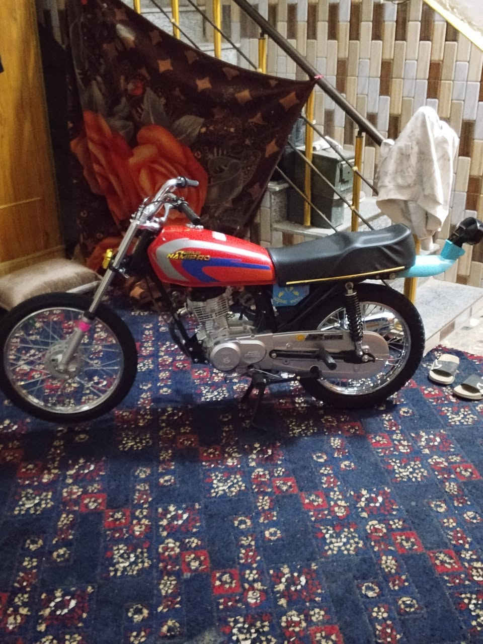 السلام عليكم شباب تعمير 26 دراجه ناشفه شاصي 13 سنه 15 يوم يوم عمره مكانها بالنجف شارع المطار اوراق اصليه ماكينه سيجنامه هذا رقمه لعبه يتصل ***********
