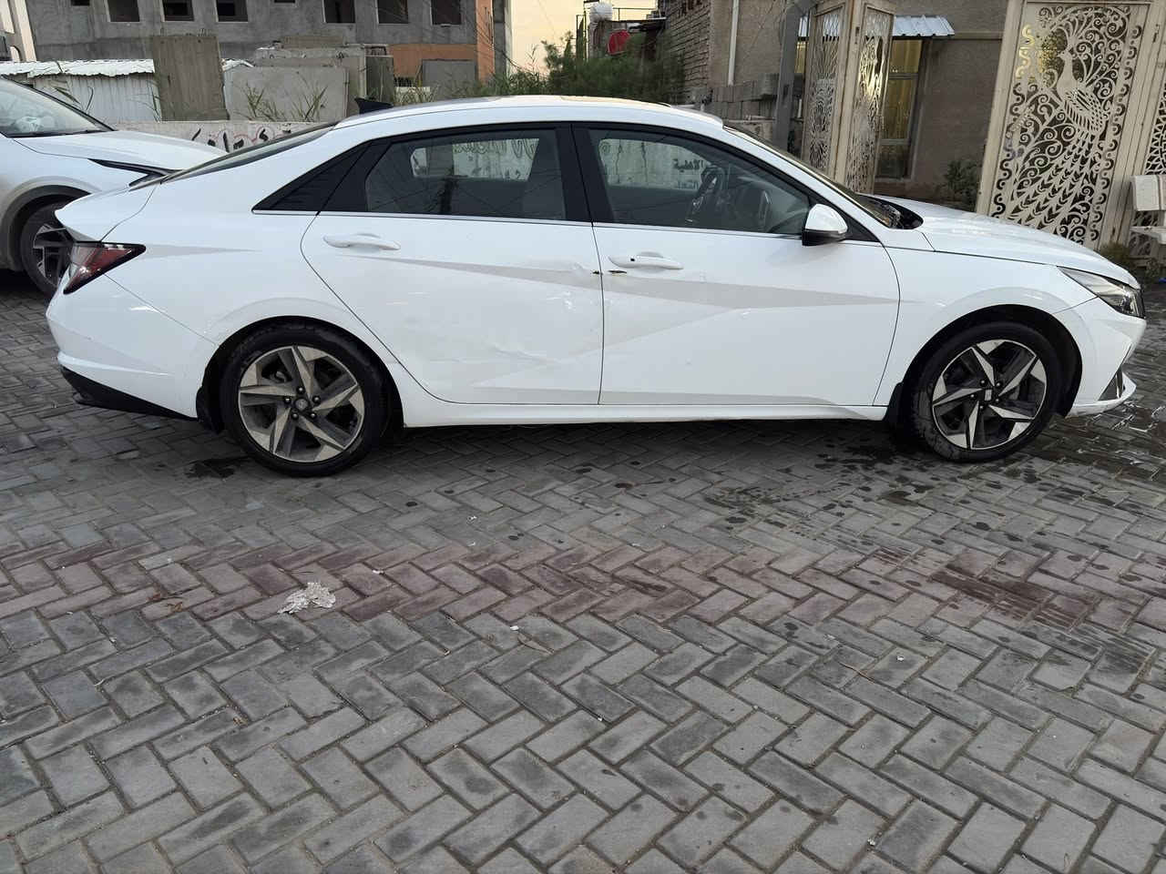 سلام عليكم النترا لبيع خليجي 2023 فول بيه طخ بابين مثل موضح بصوره العنوان بغداد السعر 155$بيه مجال التصال ***********
