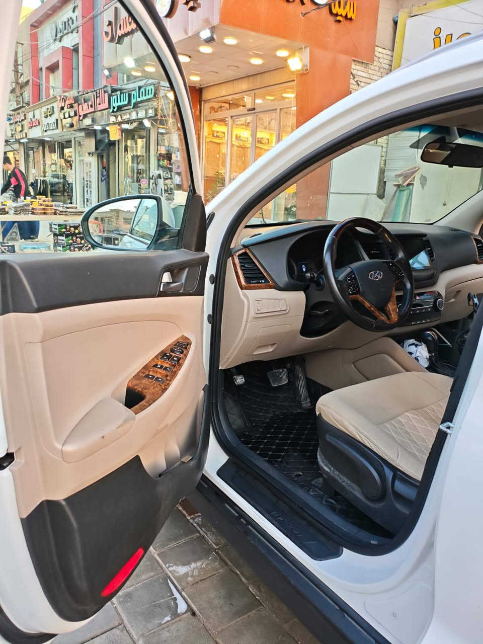 سلام عليكم توسان خليجي موديل 2018 سياره جاهزه مابيهه اي نقص بيهه بس الي مأشر جرد صبغ ماشيه 110 مكاني بغداد *********** السعر ١٧٠مكاني بغداد زيونه
