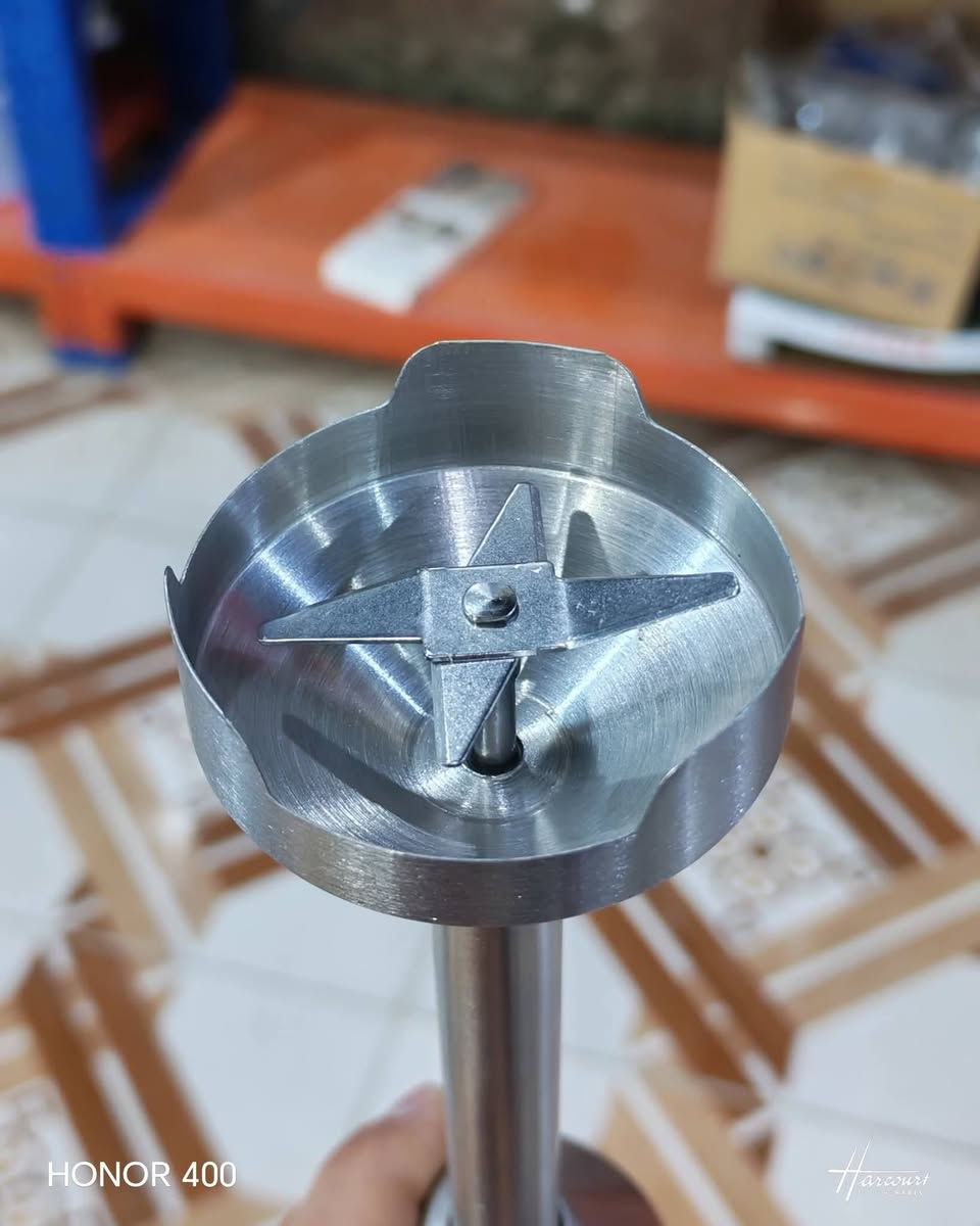 #مجمع_الحاج_صبار_واولاده_التجارية

خلاط يدوي BOMANN الأصلي 👌
قوة ألمانية بأداء عملي لكل مطبخ!
🔹 القدرة: 300 واط
🔹 جودة: ستيل ستانلس مقاوم للصدأ
🔹 الاستخدامات:
– طحن الفواكه
– تحضير الشوربة
– سموثي
– أكل الأطفال
– العصائر
✨ يتميز بـ:
✔ قبضة مريحة وسهلة الاستخدام
✔ خفيف وسريع التنظيف
✔ مناسب لكل أنواع الخلط اليومي
إذا تريد مطبخ مرتب وسريع بالشغل، هذا الخلاط راح يختصر عليك الوقت والتعب 💪

#تتوفر_خدمة_توصيل_في_كافة_محافظات_العراق


**إذا كنت صاحب هذا الإعلان وتريد حذفه لأي سبب، رجاءا أرسل رسالة إلى الدعم الفني**