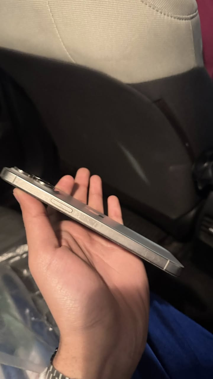 سلام عليكم
ايفون ١٥ برو ماكس تيتانيوم ٢٥٦ بطاريه ٨٨ الجهاز اخو الجديد كامل هوه و البوكس و الكيبل 
السعر 1,025 وبي مجال 
رقمي ***********
