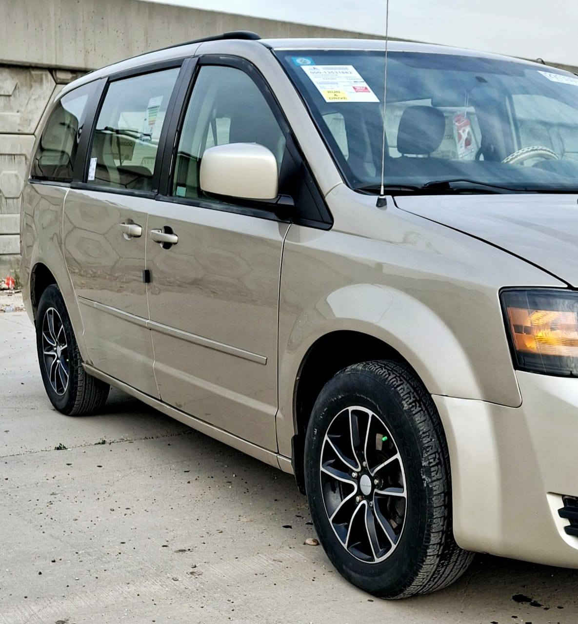 السلام عليكم دوج كرفان ٢٠٠٨ وارد أمريكي مكينه ٣٣٠٠  السياره بدون حادث بدون تبديل داخله كلين بيهه صبغ بالعراق مكانات ابيع حزام رقم بغداد تحويل مباشر ماشيه ١٥٠ الف فول مواصفات عدا الابواب ميكانيك ثلاث قطع تبريد سبعه راكب جام سته كهرباء شاشه بالسقف   كشنات بلع كشن السايق كهرباء كير مكينه مكفولات صدر أمامي وخلفي نضيف تخم تاير تبريد تتدفة شغاله السعر (   ١٠٥  ) بيهه مجال الاتصال   ***********  مكان بغداد
