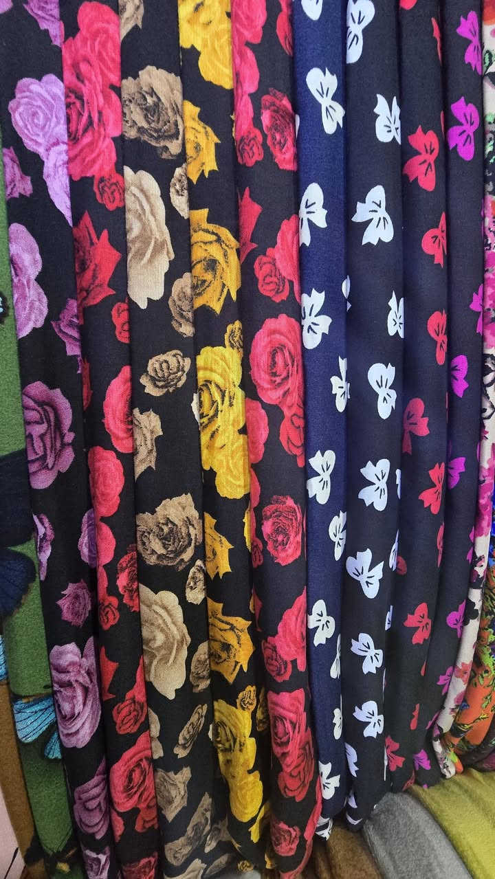 محل ابو ياسر للأقمشة وكافة لوازم الخياطه وتصليح كافة انواع مكائن الخياطه والصوبات النفطيه والكهربائيه كميره قرب جامع ابو الزهراء مجاور سنتر كميره  
تتوفر خدمه توصيل ***********
