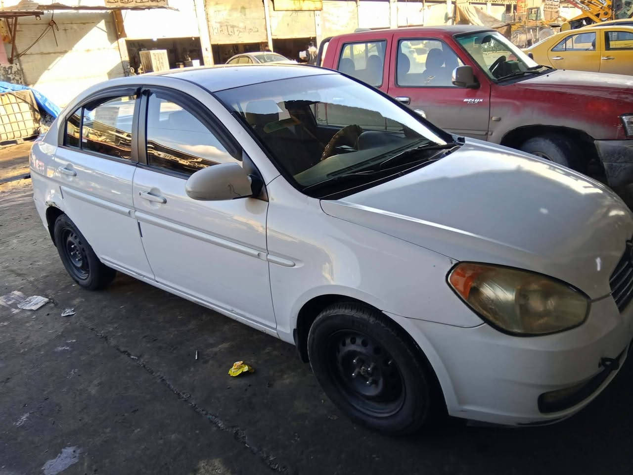 سلام عليكم اكسنت دبدوب ٢٠٠٨ ابيض للبيع السيارة فول عادي اربعه دسك جامات كهرباء رقم أربيل انكليزي السنوية الئ ٢٠٢٩ بيها تكمه جهة النفر الاتصال على الرقم ***********
