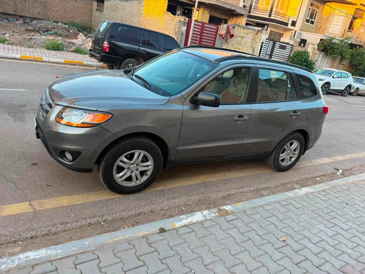 السلام عليكم بيع مستعجل سنتافي/ وارد أمريكي موديل 2012 محرك 2400 دووش / صبغ ٣ قطع كلير السعر 112$سونار مرفق بالمنشور شوفهن وتصل مكانه واسط قضاء الصويرة اتصال ***********
